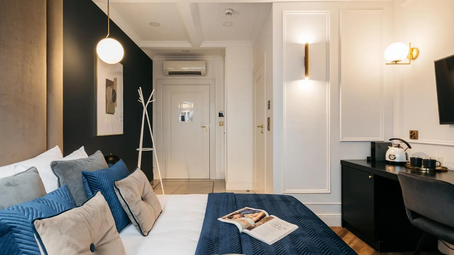 Central Palace - Loftaffair Collection Krakov Hotel